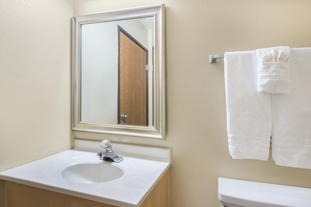 Motel Super 8 By Wyndham Portales Esterno foto